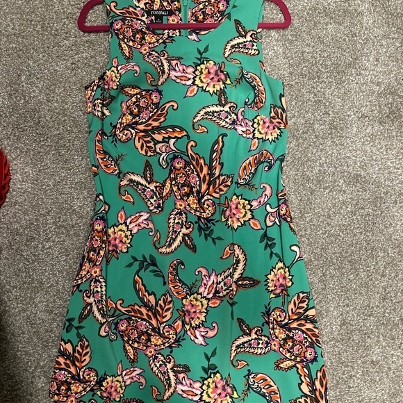 Dress from Ros and Ali is a statement,combining vibrant style w classic comfort. - Picture 6 of 13